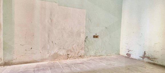 1 bedroom Apartment in Bari, Italy No. 33894 6