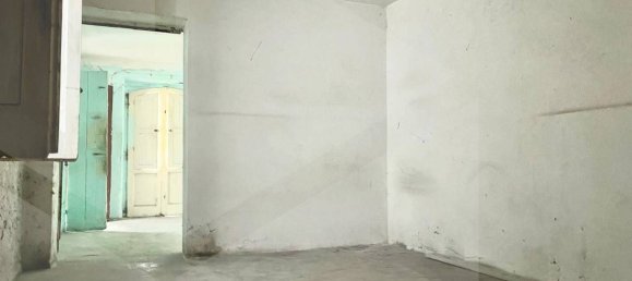 1 bedroom Apartment in Bari, Italy No. 33894 10