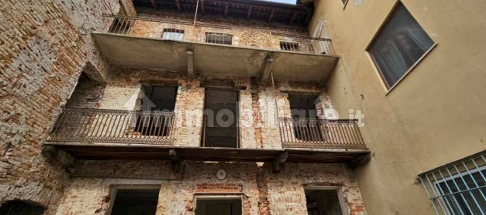 Apartamento de 4 divisões em Carmagnola, Italy N.º 281111