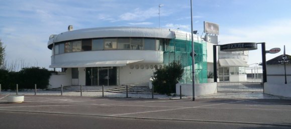 1200m² Commercial property in Comacchio, Italy No. 297240 3