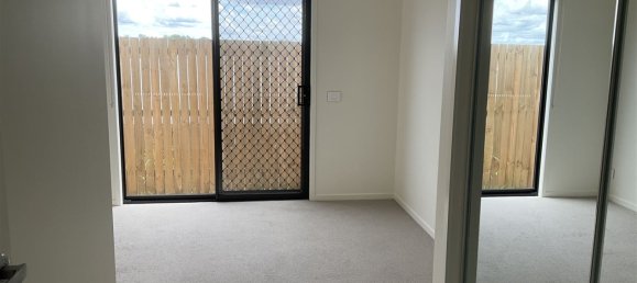 3 Schlafzimmer Stadthaus in Ripley, Australia, Nr. 261 13