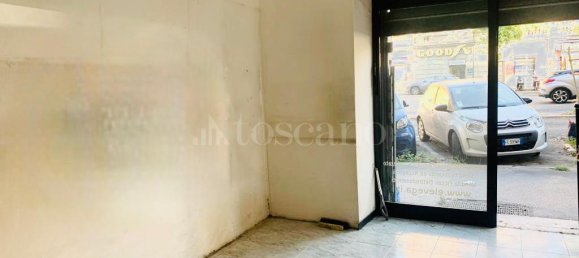 2 rooms Commercial property in Rome, Italy No. 170127 3