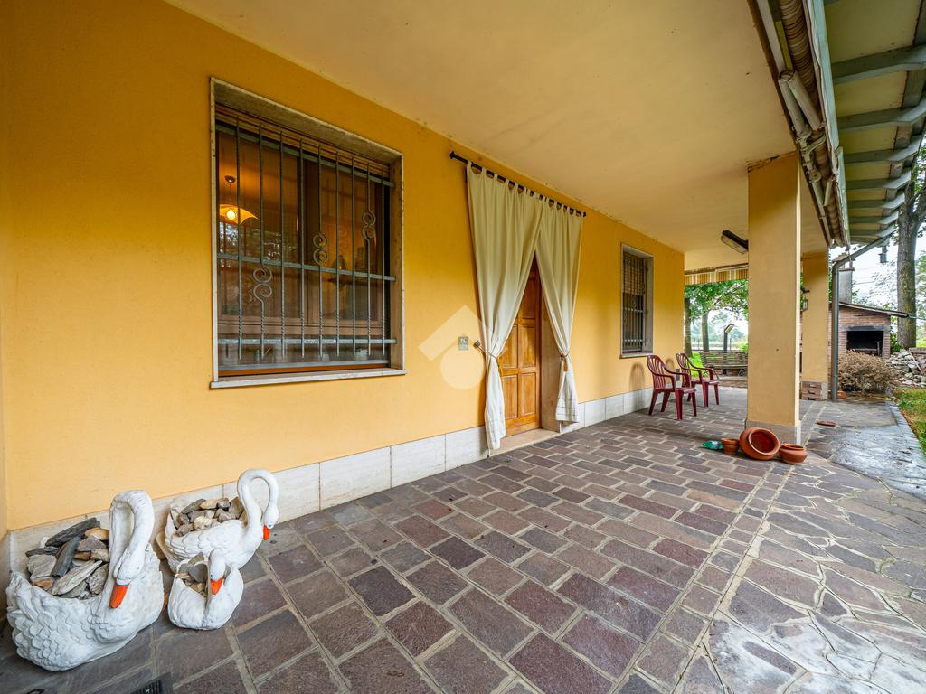 4 bedrooms House in Novellara, Italy No. 257860