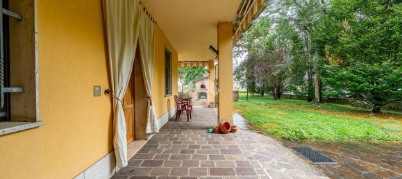 4 bedrooms House in Novellara, Italy No. 257860 2