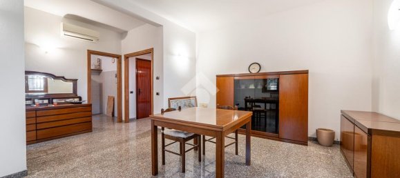 4 bedrooms House in Novellara, Italy No. 257860 8