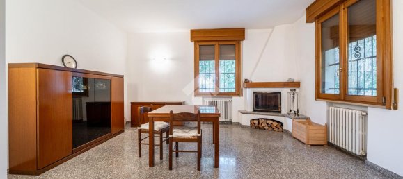 4 bedrooms House in Novellara, Italy No. 257860 9