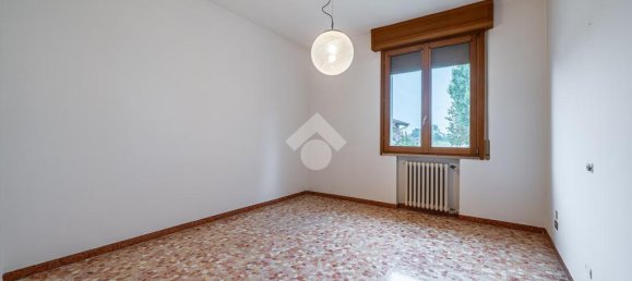 4 bedrooms House in Novellara, Italy No. 257860 25