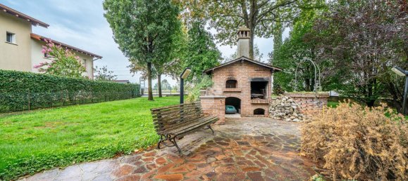 4 bedrooms House in Novellara, Italy No. 257860 5