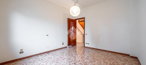 4 bedrooms House in Novellara, Italy No. 257860 26