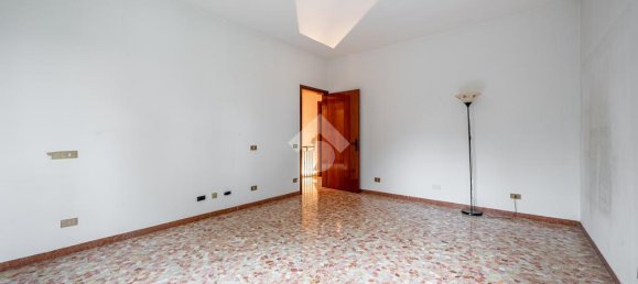 4 bedrooms House in Novellara, Italy No. 257860 33