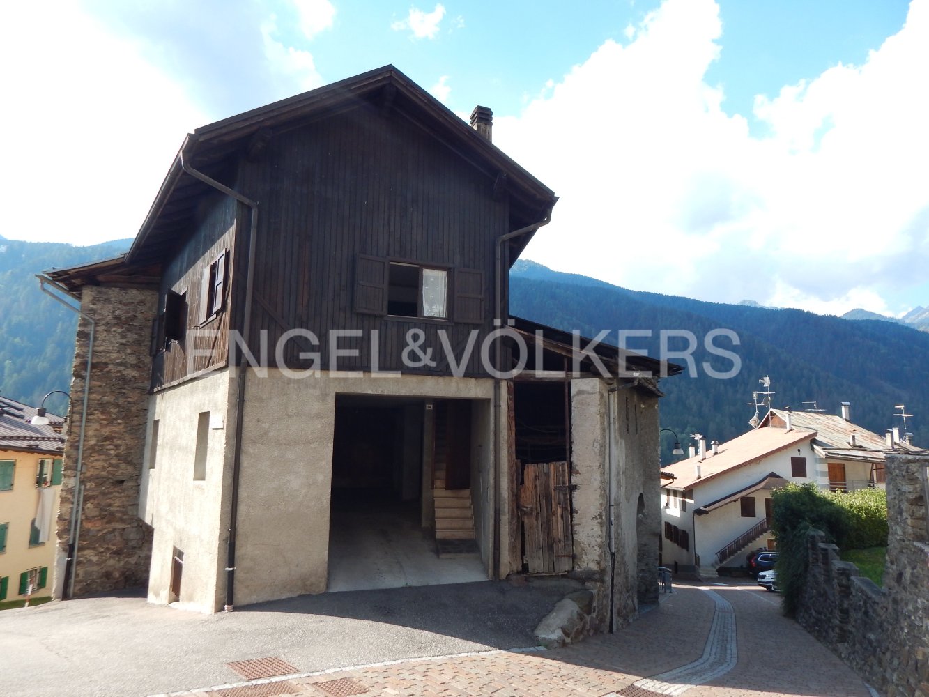 3 bedrooms Apartment in Mezzana, Italy No. 139625