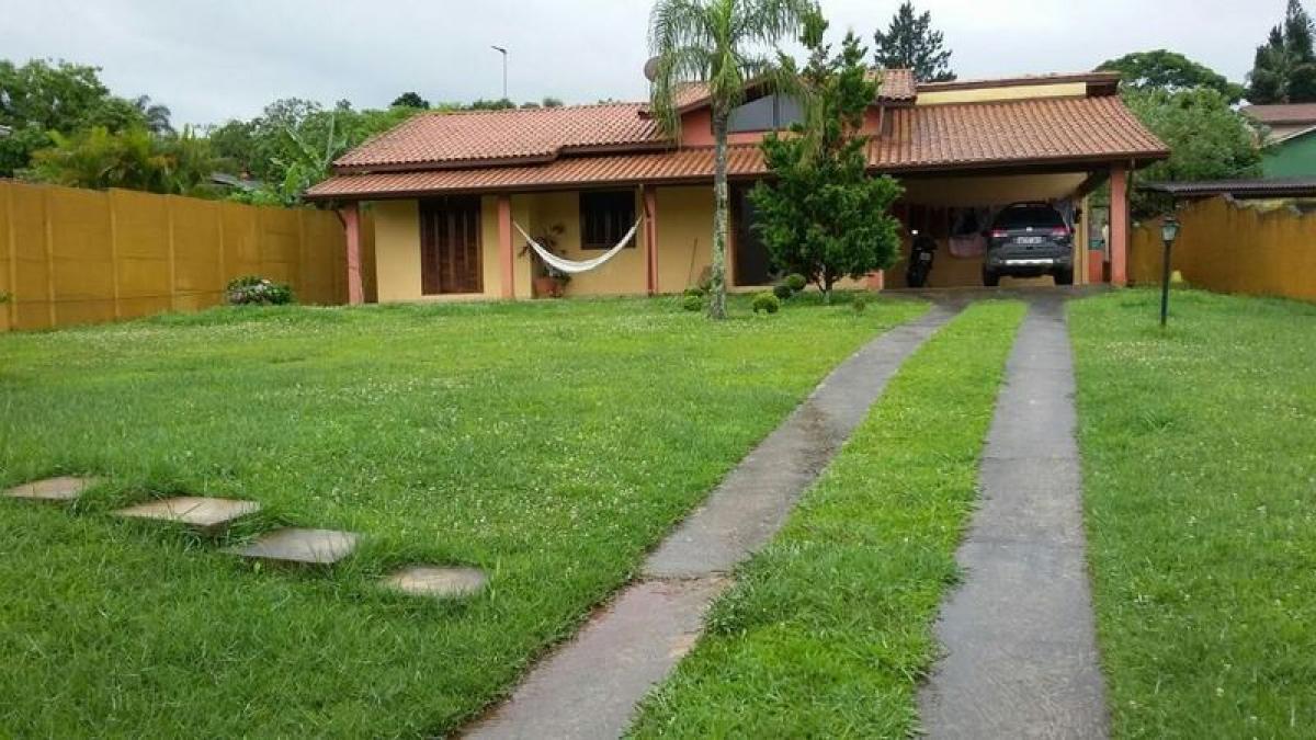 Casa de 4 dormitorios en Sao Paulo, Brazil No. 438024