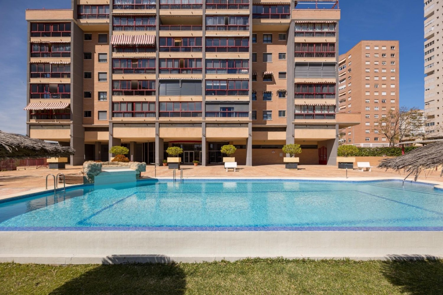  فندق في Benidorm, Spain 15متر مربع رقم 172362
