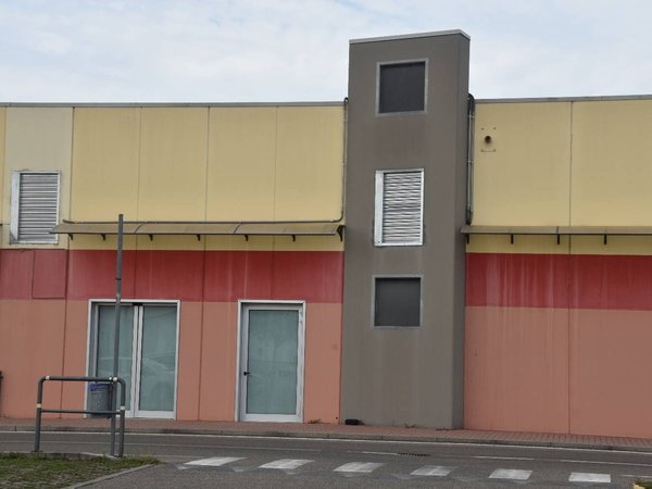 7-Zimmer Gewerbliche Immobilie in Voghera, Italy, Nr. 172161