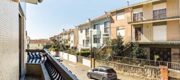 Дом с 4 спальнями в Порту, Португалия № 138653 5