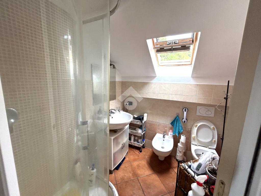 2 غرف نوم شقة في Serra Riccò, Italy رقم 143360