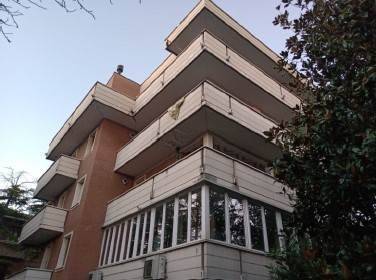 4 bedrooms Apartment in Modena, Italy No. 95977