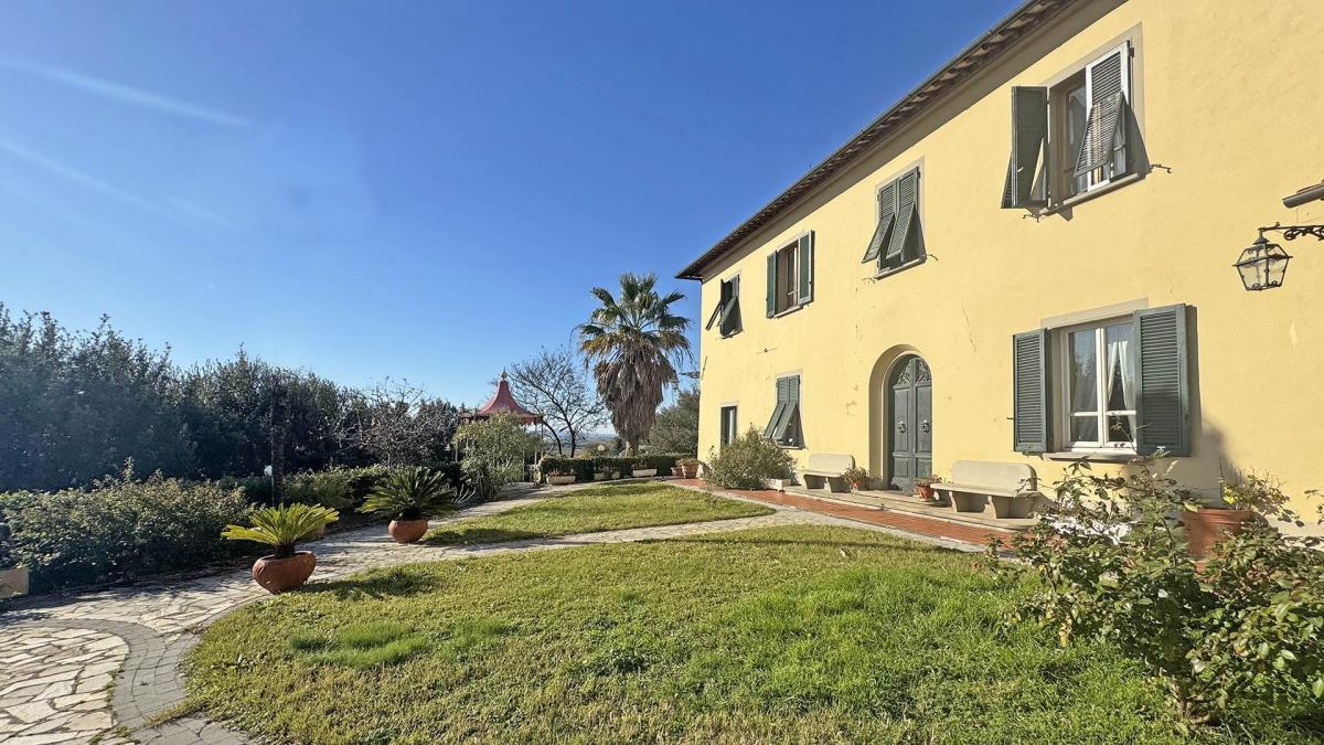 9 bedrooms Villa in Santa Maria a Monte, Italy No. 1519