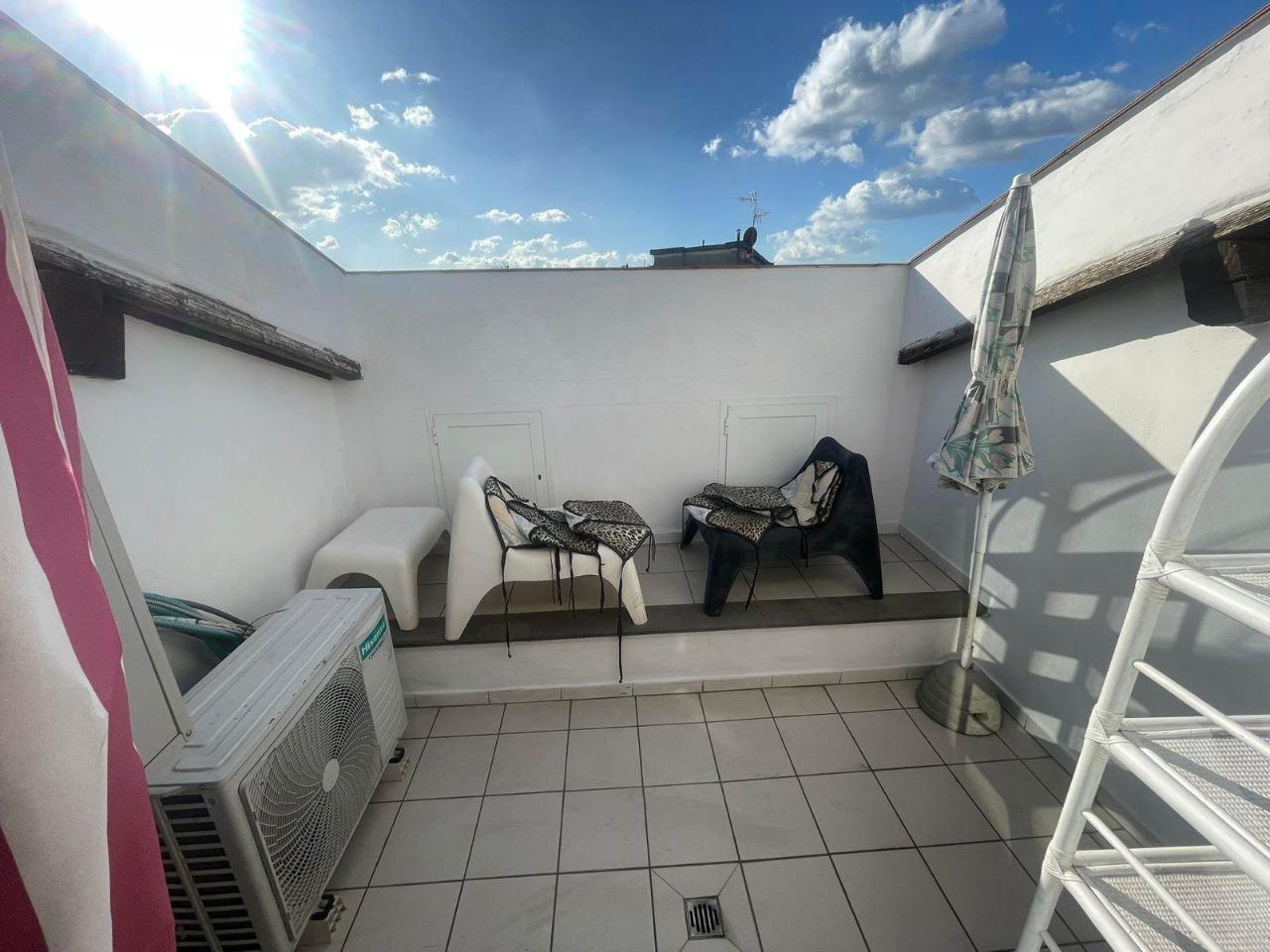6 rooms Penthouse in Florence, Italy No. 147768