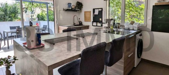 5 bedrooms Villa in Marseille, France No. 203496 9