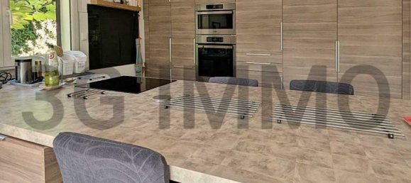 5 bedrooms Villa in Marseille, France No. 203496 15