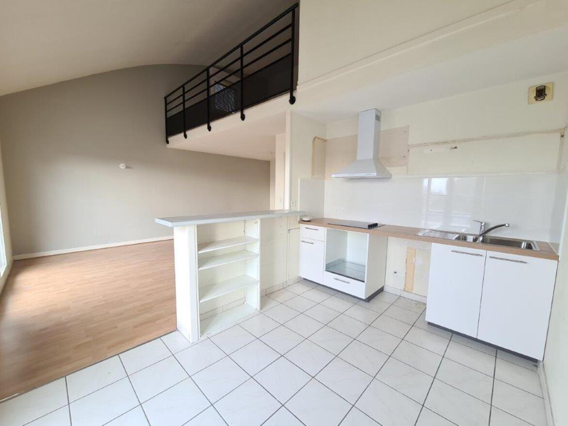 Dúplex de 1 dormitorio en Tours, France No. 42616