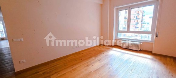 2 bedrooms Apartment in Rome, Italy No. 222752 3