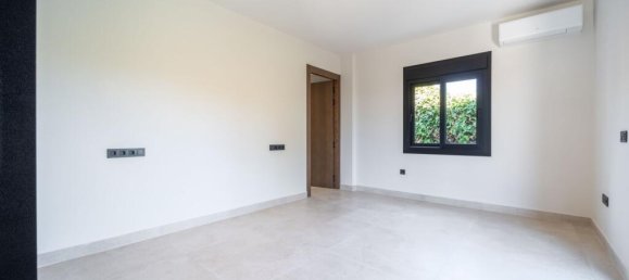 5 bedrooms Villa in Mijas, Spain No. 217844 32