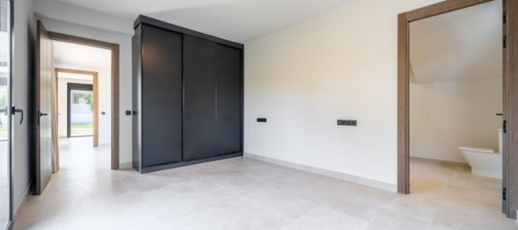 5 bedrooms Villa in Mijas, Spain No. 217844 33