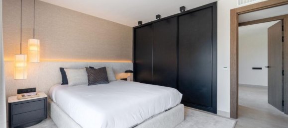 5 bedrooms Villa in Mijas, Spain No. 217844 12