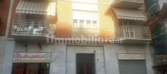 3 rooms Apartment in Turin, Italy No. 360587 3