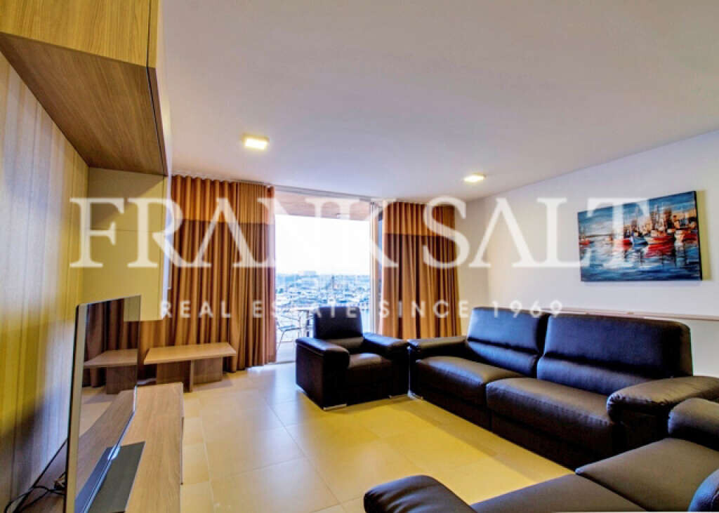 Квартира с 3 спальнями в Гзира, Мальта № 9928