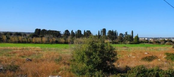  Land in Castrignano del Capo, Italy No. 82676 4