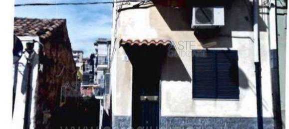 5 rooms Apartment in Catania, Italy No. 51105 2