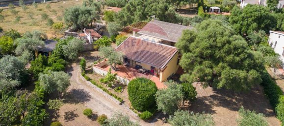 Вилла с 12 комнатами в Сассари, Италия № 151188 32