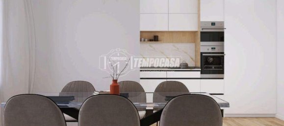 Apartamento de 4 habitaciónes en Modena, Italy No. 4568 6