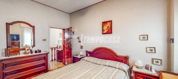 Apartamento de 4 habitaciónes en Modena, Italy No. 4568 28