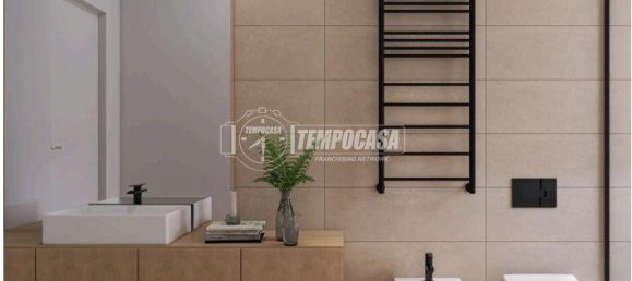 Apartamento de 4 habitaciónes en Modena, Italy No. 4568 15