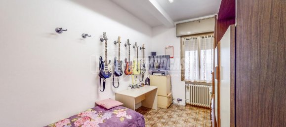 Apartamento de 4 habitaciónes en Modena, Italy No. 4568 34
