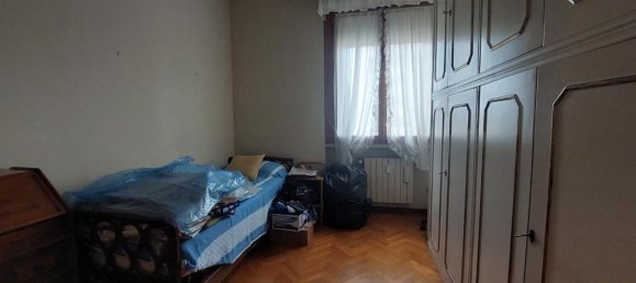 4 rooms Apartment in Livorno, Italy No. 40095 11
