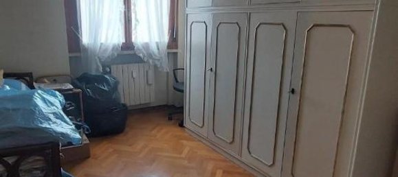 4 rooms Apartment in Livorno, Italy No. 40095 10