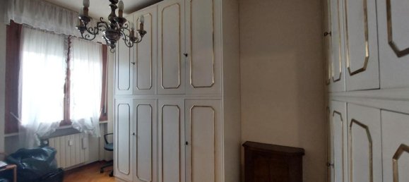 4 rooms Apartment in Livorno, Italy No. 40095 9