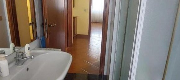 4 rooms Apartment in Livorno, Italy No. 40095 5