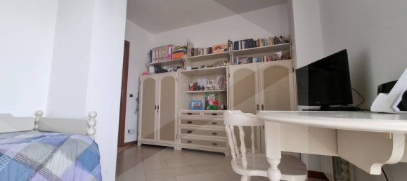 6 rooms Apartment in Pescara, Italy No. 28555 20