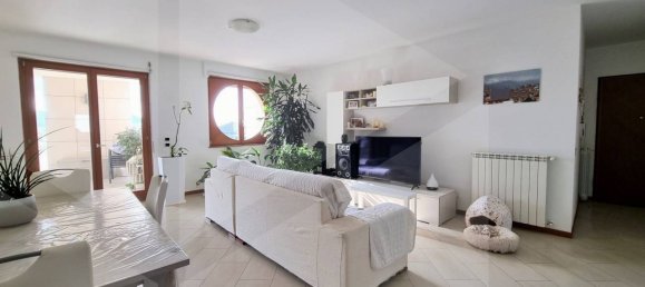 6 rooms Apartment in Pescara, Italy No. 28555 13