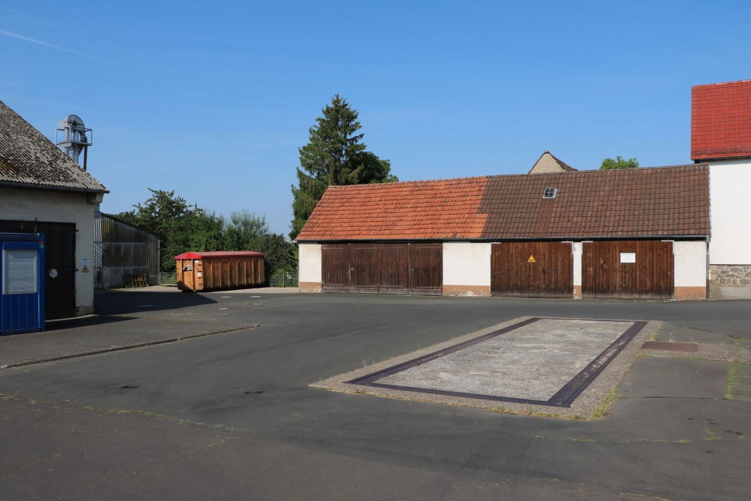 3722m² Warehouse in Grunberg, Germany No. 228078