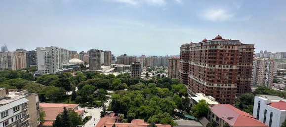 Apartamento de 3 dormitorios en Nasimi, Azerbaijan No. 2176 8