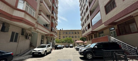 Apartamento de 3 dormitorios en Nasimi, Azerbaijan No. 2176 2
