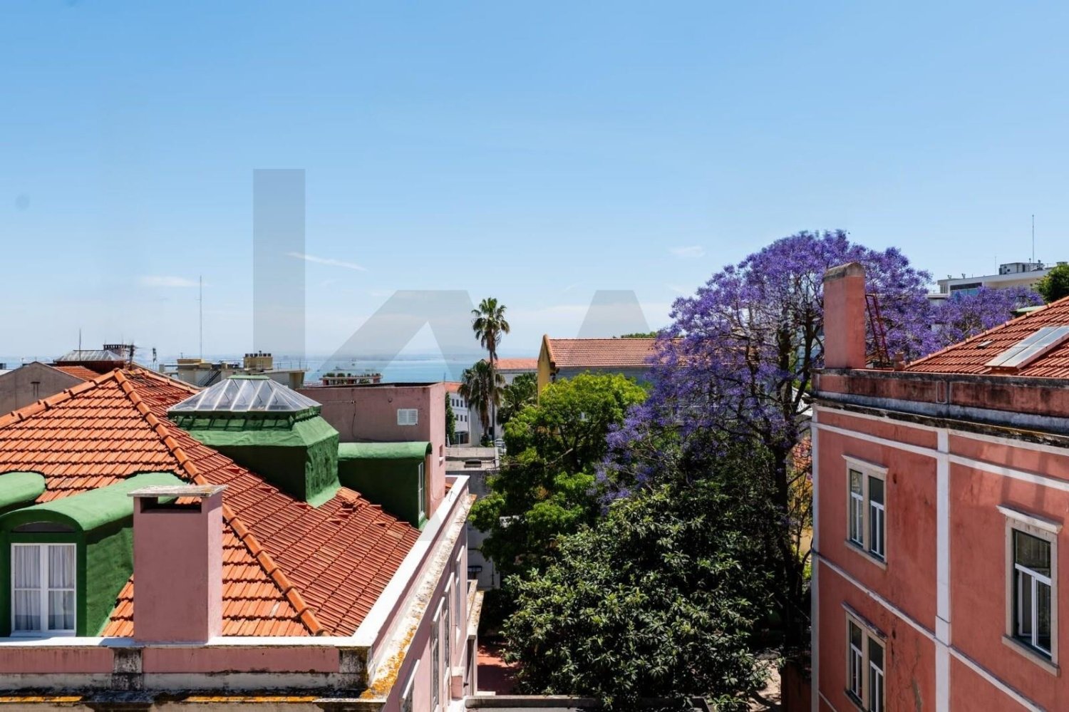 3 bedrooms Apartment in Lisbon, Portugal No. 198922