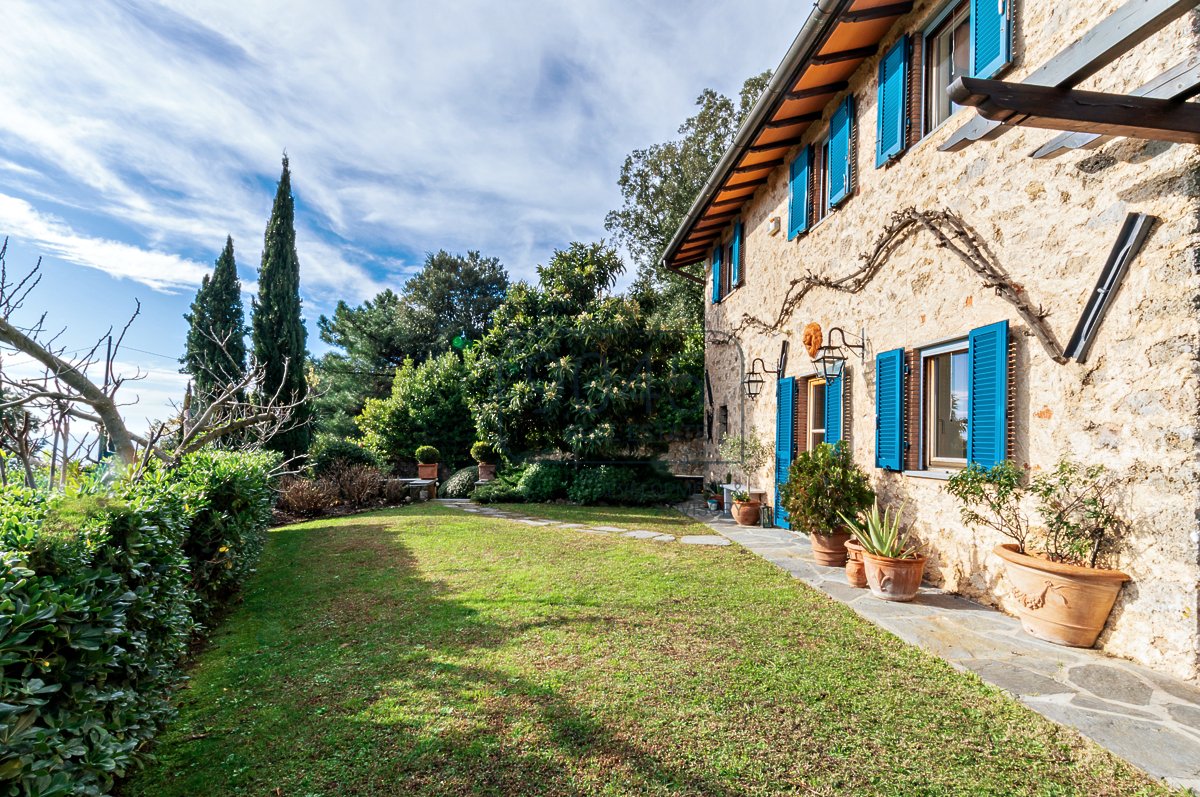 3 bedrooms Villa in Pietrasanta, Italy No. 404321
